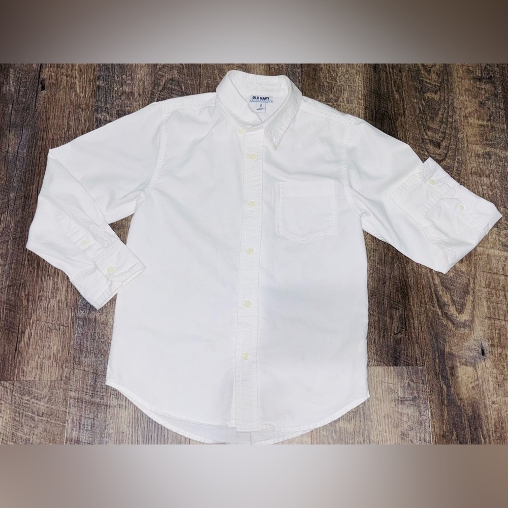 WHITE BUTTON UP / Long Sleeve Shirt
BOYS - MED
